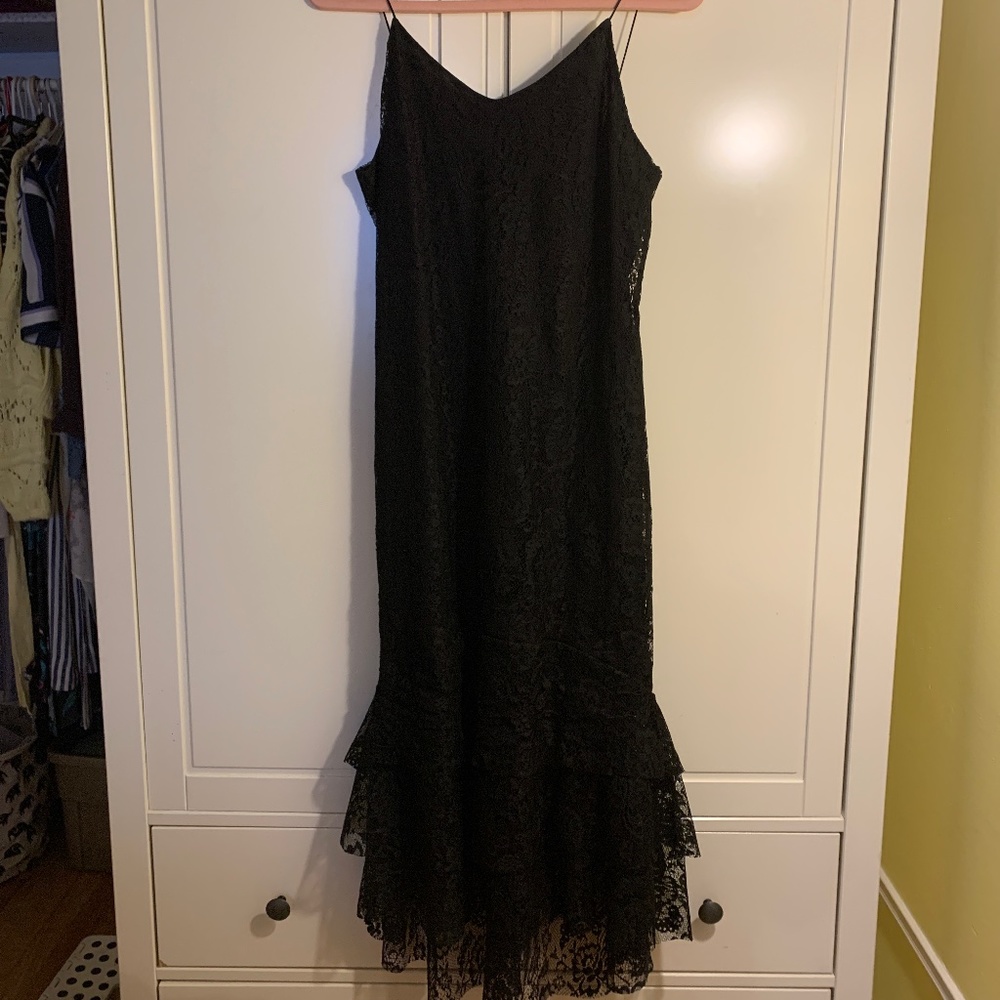 Black lacy dress
